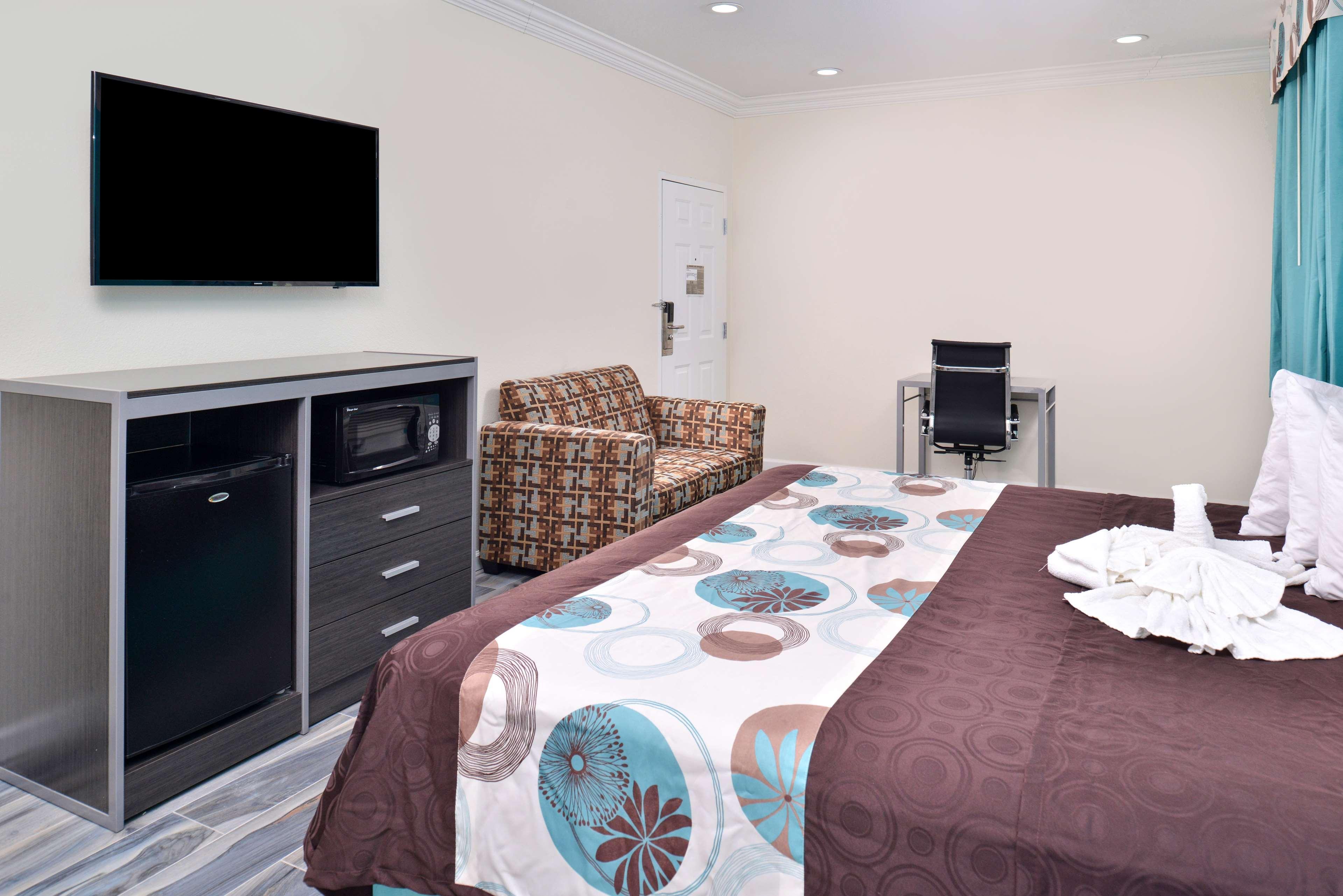 Mission Bend Americas Best Value Inn & Suites - Houston/Hwy 6 & Westpark מראה חיצוני תמונה