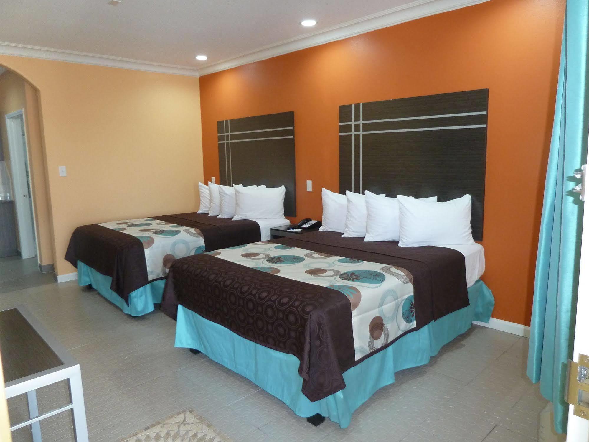 Mission Bend Americas Best Value Inn & Suites - Houston/Hwy 6 & Westpark מראה חיצוני תמונה
