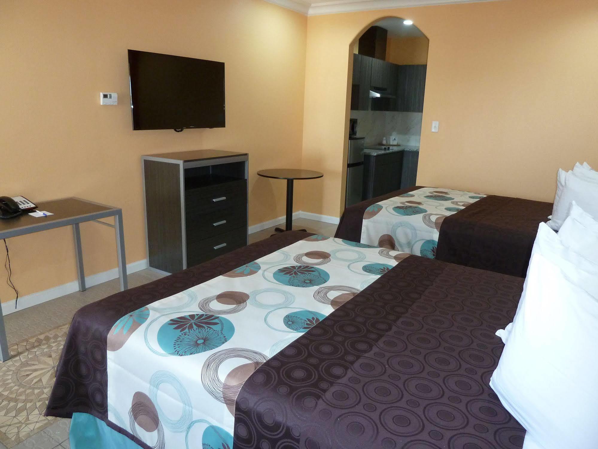 Mission Bend Americas Best Value Inn & Suites - Houston/Hwy 6 & Westpark מראה חיצוני תמונה